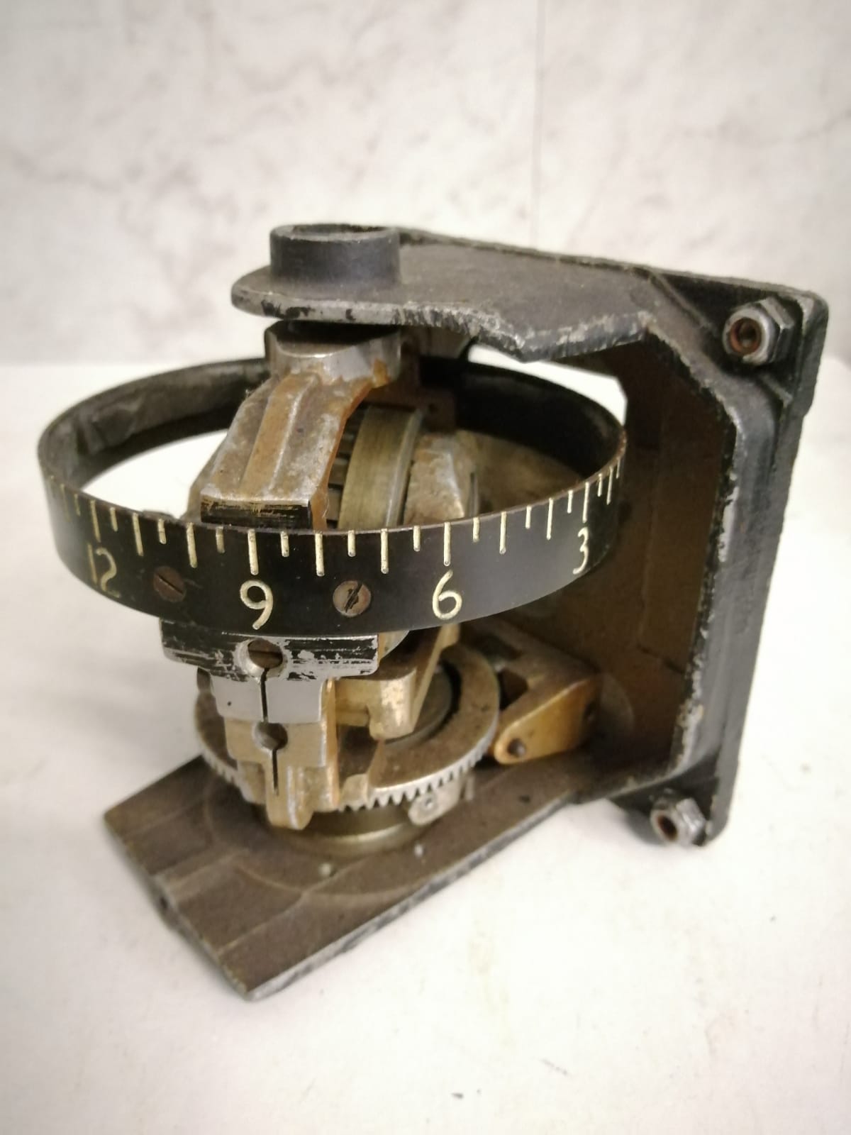 Cutaway directional gyro. Vintage